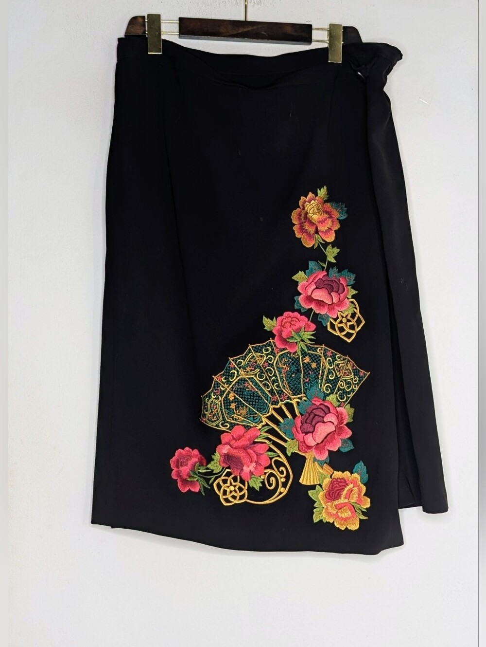 Harari Silk Lined Embroidered Floral Skirt XL